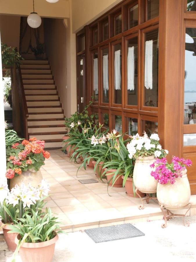 Helen'S Rooms Míloi Exterior foto